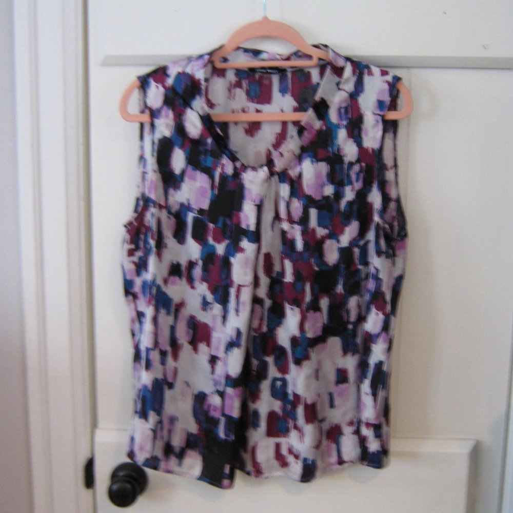 Sleeveless Nine West Blouse